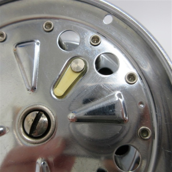 片軸リールシルバー